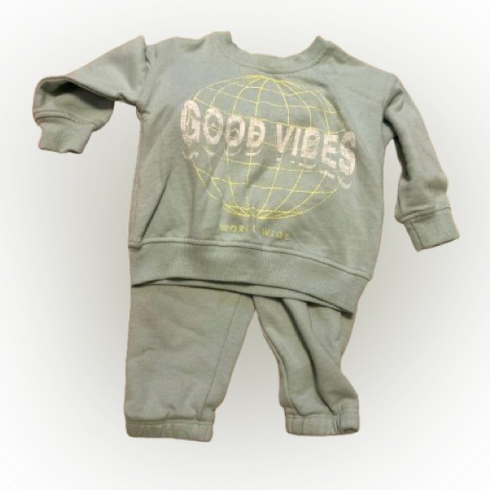 Sweatsuit baby boys size 12 months only $7